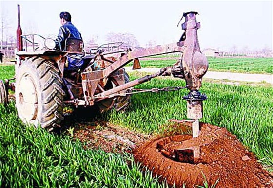 河南省挖坑機(jī)